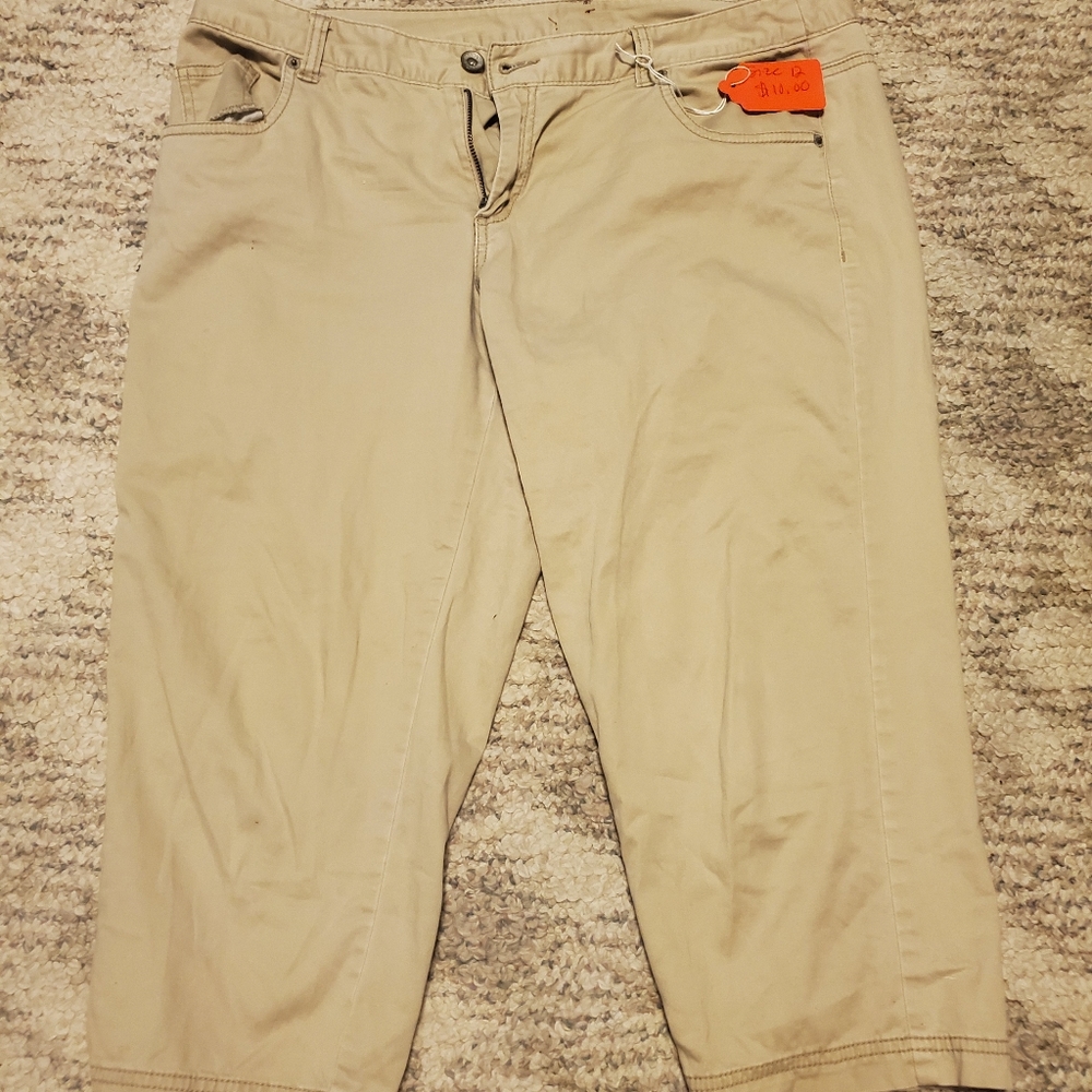 Super soft tan cropped